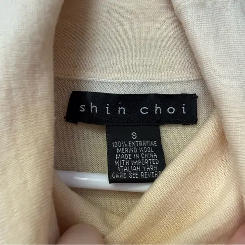 Shin Choi extra fine merino wool Cream Short Sleeve Turtleneck Top, size Small