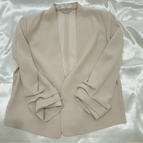 Babaton Aritzia Atelier Cropped Power Blazer Cream Size 10 Classic Chic Preppy