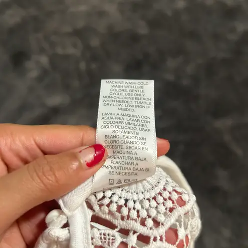 Time And Tru White Cold Shoulder Top