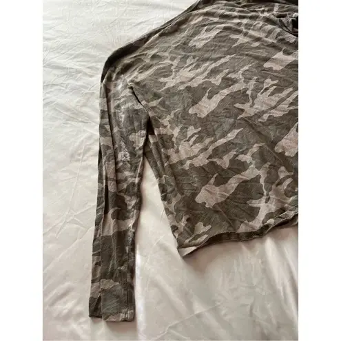 Sonoma  The Everyday Tee Camo Long Sleeve Top Woman’s Size XL