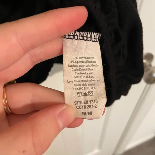 EUC Luca Milano women’s solid black loose fitted zipper top blouse medium