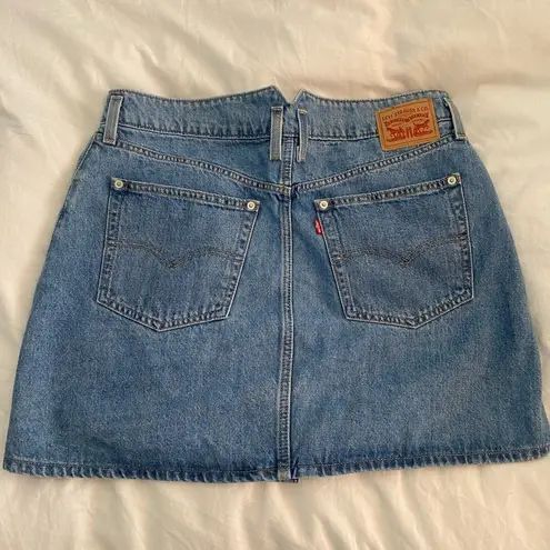 Levi's  Mini Button Front Denim Skirt / Medium Wash / Size 32