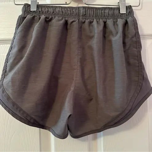 Nike 26.  DRI FIT GRAY SHORTS XS/WAIST:12”/INSEAM:2.5”/RISE:11”