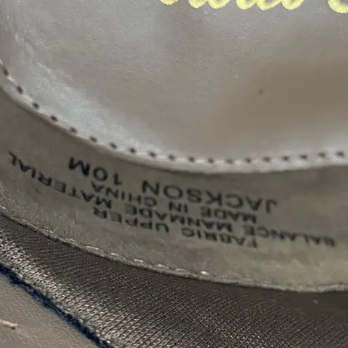 VIOLET & RED Jackson Laser Cut Topline Bootie Size 10 Taupe Almond Toe Gray