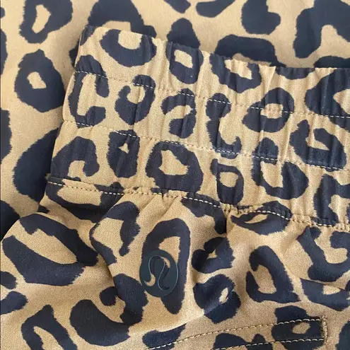Lululemon  Swift Mid-Rise Wide-Leg Pant Size 2 Leopard - Image 13
