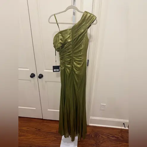 Mac Duggal NWT Off The Shoulder Ruched Slit Metallic Gown Green 27152 Size 2