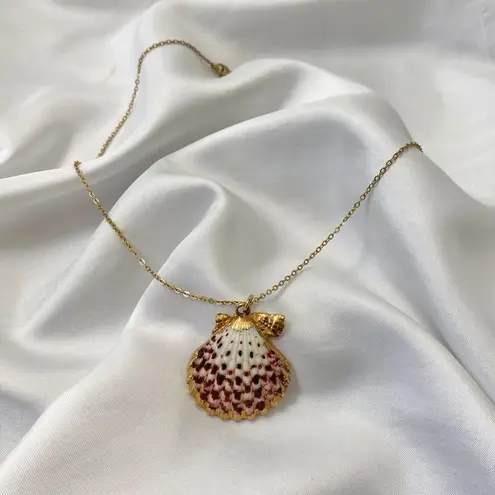 VTG Dainty Mermaid Gold Purple Pink Intricate Clam Seashell Pendant Necklace