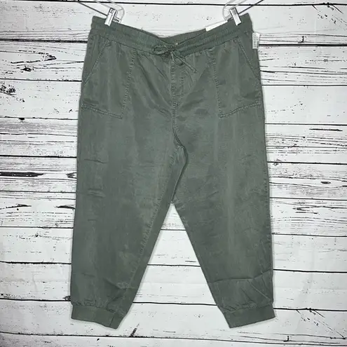 Maurice's  NWT Size XL Green Weekender Crop Pull On Jogger Pants