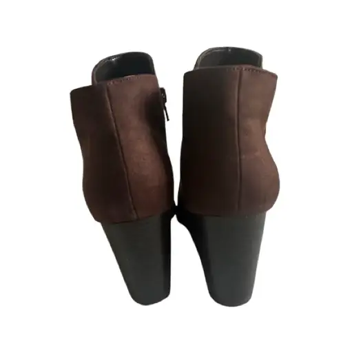 Style & Co . Wynonaa Ankle Boot Chocolate Brown Wedge Side Zip Boots 9.5 NEW thumbnail 8