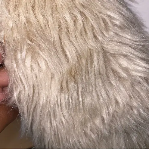 2000s vintage style indie sleaze cream faux fur vest Tan Size M