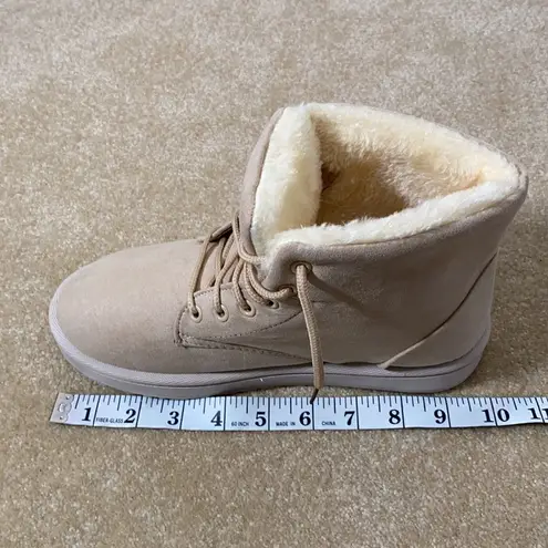 Women’s (or Men’s) Soft Faux Fur Lined Lace Up Boots Tan Size 39 EU NEW