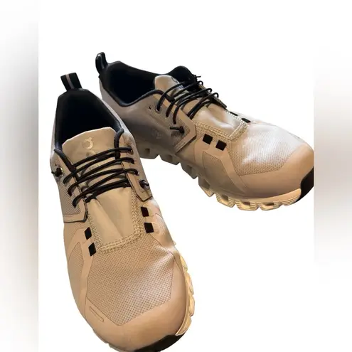 On women’s size 9 cloud 5 sneakers Black