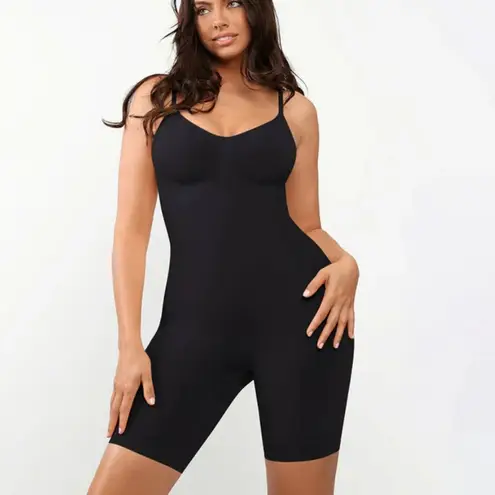 SKIMS  Seamless Sculpt Mid-Thigh Bodysuit Onyx‎ Size M