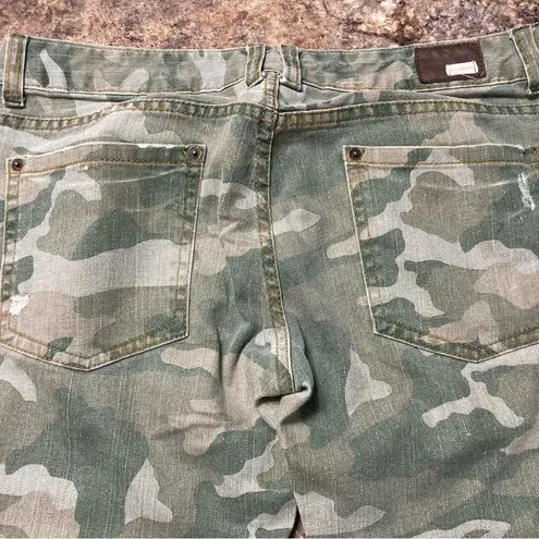 Billabong  The Skinny Camouflage Jeans