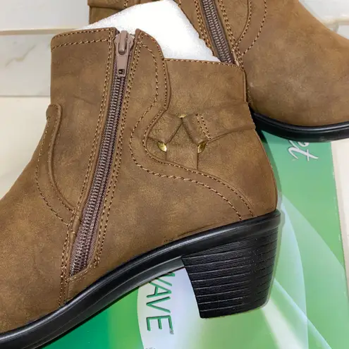 Easy Street NIB $55 Brown Matte Dawnta Strap Harnessed 2” Heel Bootie 7