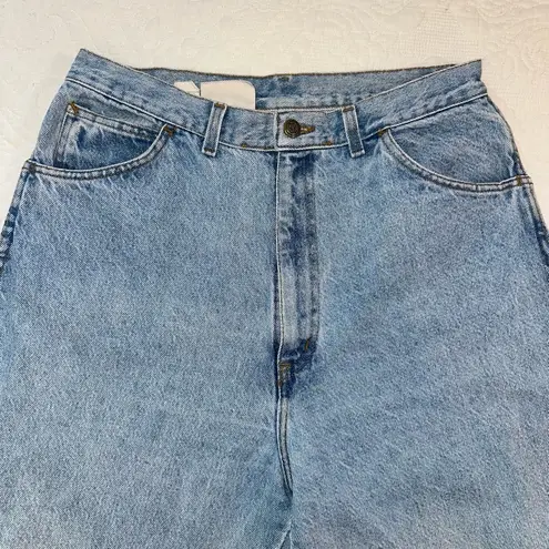 Bill Blass Vintage 90s Straight Leg Mom Distressed jeans. Light wash. Size 16.