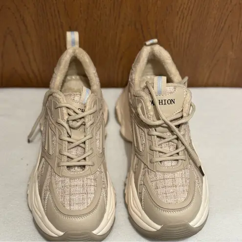 Tan Sneakers with Sleek Design and Comfort new Size 8.5