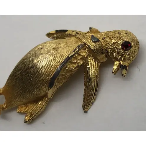 Rare Vintage Penguin with Red Crystal Eye Gold Colored Brooch Lapel Pin 2"