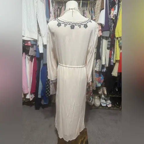 IJOAH Beige Floral Embroidered 3/4 Sleeve Midi Dress Blue Size M