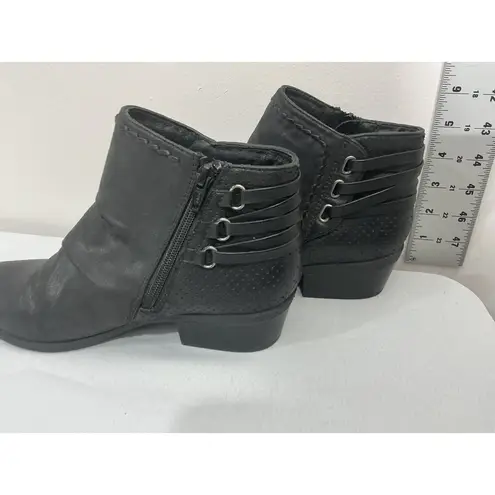 Baretraps Womans Gineva 7.5 M Black Faux Leather Zip Up Booties