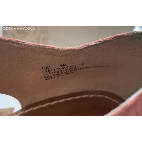 Peach Anthropologie heels by Latigo, coral leather - Size 9