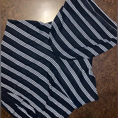 About A Girl Cowl Neck Short Sleeve Cropped Hi-low Sweater - size large