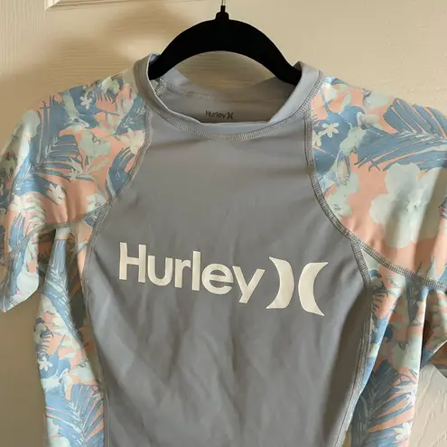 Hurley  Women's Gray and Pink Rash Guard Top size large - Image 2
