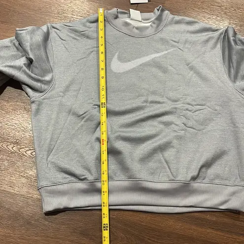 Nike  cropped crew neck