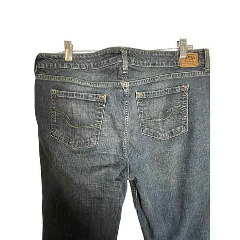 Signature Levi Strauss Women's Low Rise Boot Cut Jeans Size 16M Blue