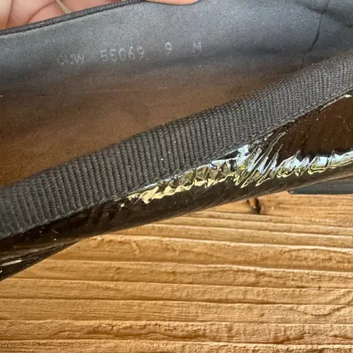 Stuart Weitzman Stuart Weizman black patten leather ballet flats / bows / tassels size 9