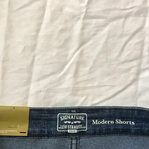 Levi's NWT Womens Levi Modern Denim Shorts size 6