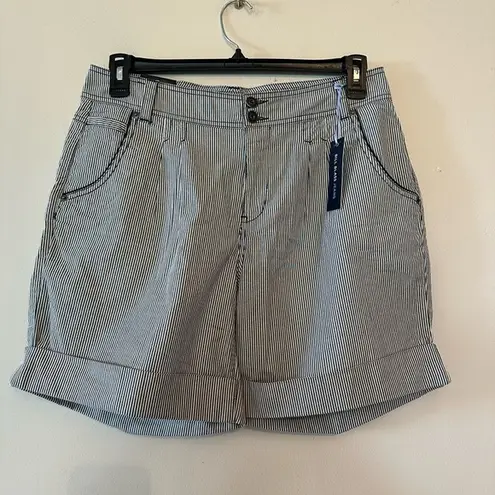 Bill Blass Womens  shorts 12 nwt