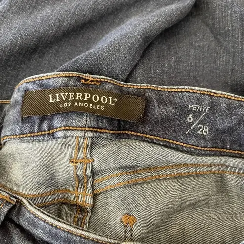 Liverpool Women’s medium wash rolled hem jeans, Size 6P/28