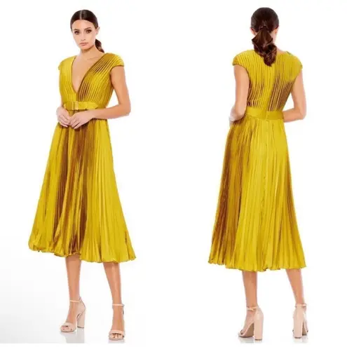 Mac Duggal NWT Pleated Cap Sleeve Belted ALine Dress 26483 Chartreuse Sz 10 $338
