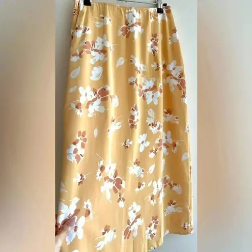 Abercrombie & Fitch  Floral Tropical Dipped Waist Midi Skirt, Yellow/White, Small - Image 16