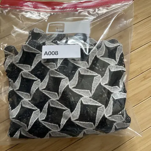 Robert Rodriguez Women 4 Embroidered Hem Key Hole Tie Front Sleeveless Top Black