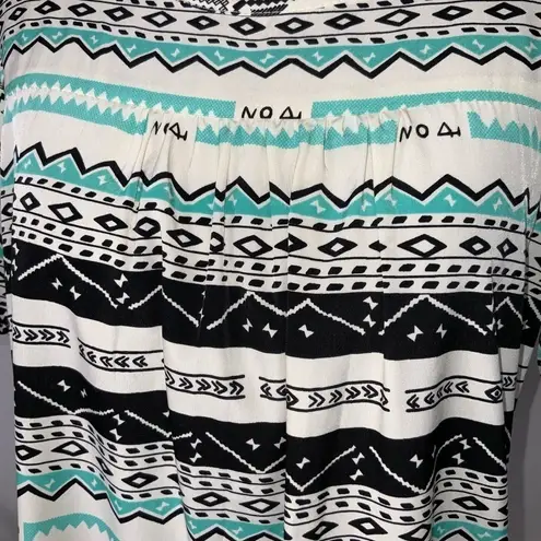 🌸3/$15🌸 Francesca’s Black & Teal Aztec Short Sleeve Casual Career Blouse Small Green