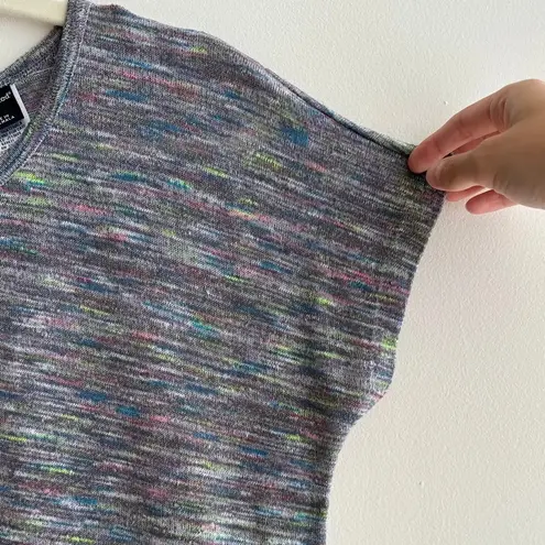 Stranded Grey/Pink/Blue/Green Heathered Short Sleeve Shirt, Keyhole Back, Large Gray