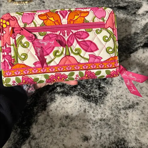 Vera Bradley  Lilli Bell Turnlock Wallet Retired Pattern‎ Pink Cream Soft Light - Image 3