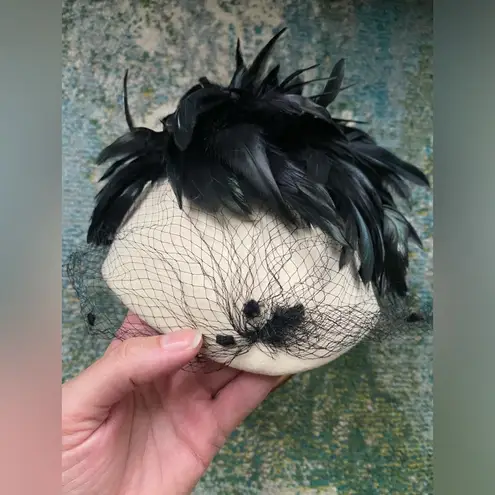 Vintage 50/60s Don Anderson wool cream hat with black ostrich feathers and veil
