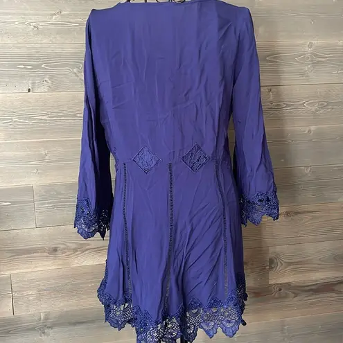 Monoreno EUC navy Boho style lace blouse