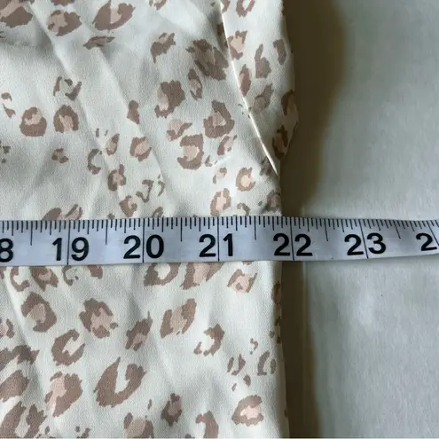 Olive & Oak leopard print top Large ivory cream pink round neck