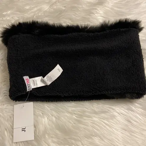 JustFab  neck warmer size long 16” wide 8” new with tags and very fluffy