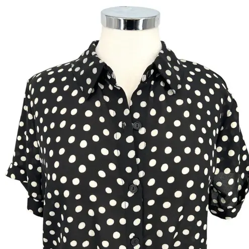 W5 Polka Dot Button-Up Twist Hem Blouse Short Sleeve Black White Size Medium NWT - Image 2
