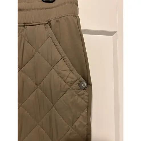 The American Outdoorsman Woman's Pants Performance Quilted Jogger Tan Size L Size L