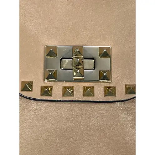 Valentino Garavani Rockstud Tote Bag in Poudre Beige Leather