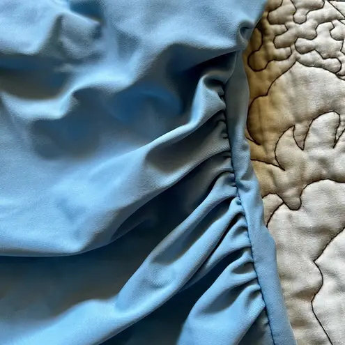 Tropical Print Ruched Sides Key Hole High Back Halter Bathing Suit NWOT Sz L Blue Size L