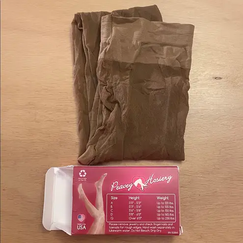 Hooters B2-9 New Damage Box Women’s Girl Uniform Pantyhose Footed Suntan Size B