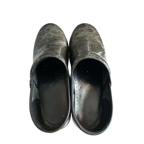 Dansko Women's Gold Glossy Swirl Leather Slip On Mule Clogs sz 38 Comfort Nurse