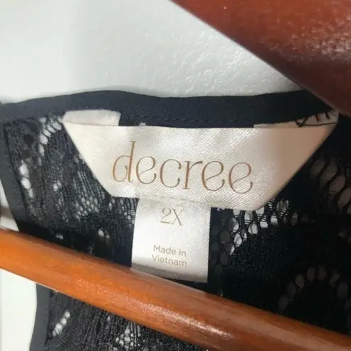 Decree plus size black lace sleeve high low blouse